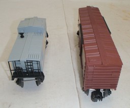 Lot Of 2 Lionel Union Pacific Train Cars - 16544 Caboose &amp; 16239 Boxcar - £28.76 GBP