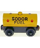 Thomas the Train Wooden Fuel Tanker Toy - $143.60 MXN