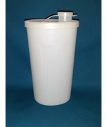 Vintage Tupperware Container with a Pour Spout Lid - 16 oz. Item #640-8 - $10.00