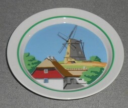 Royal Copenhagen Det Danske Land Mollen Colorful Plate - £11.66 GBP