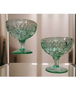 Set Two Diamond FloralPattern Green Sherbet Vaseline Uranium Glass Glows - $687.58 MXN