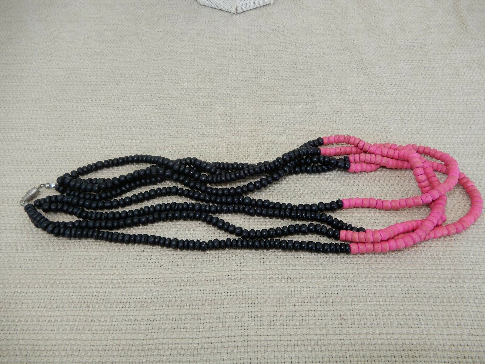 Fun & funky vintage pink & black wooden beaded necklace Item image 4