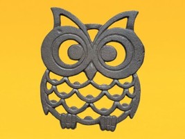 Cast Iron Owl Footed Trivet Vtg Retro Kitchy Hot Plate Pot Rest - Adorable! - $13.96
