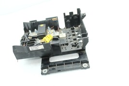 2003-2006 PORSCHE CAYENNE FRONT ENGINE COMPARTMENT FUSE JUNCTION BOX H1208 image 2