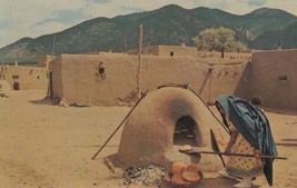 Indian Woman Baking Bread Taos Pueblo New Mexico NM Postcard C32 - £2.28 GBP