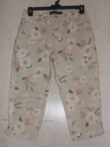 Excellent Womens Gloria Vanderbilt Amanda Floral Print Denim Capri Size 8 - £24.40 GBP