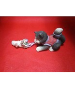 CALICO KITTEN sock full of love figurine nib - $551.35 MXN