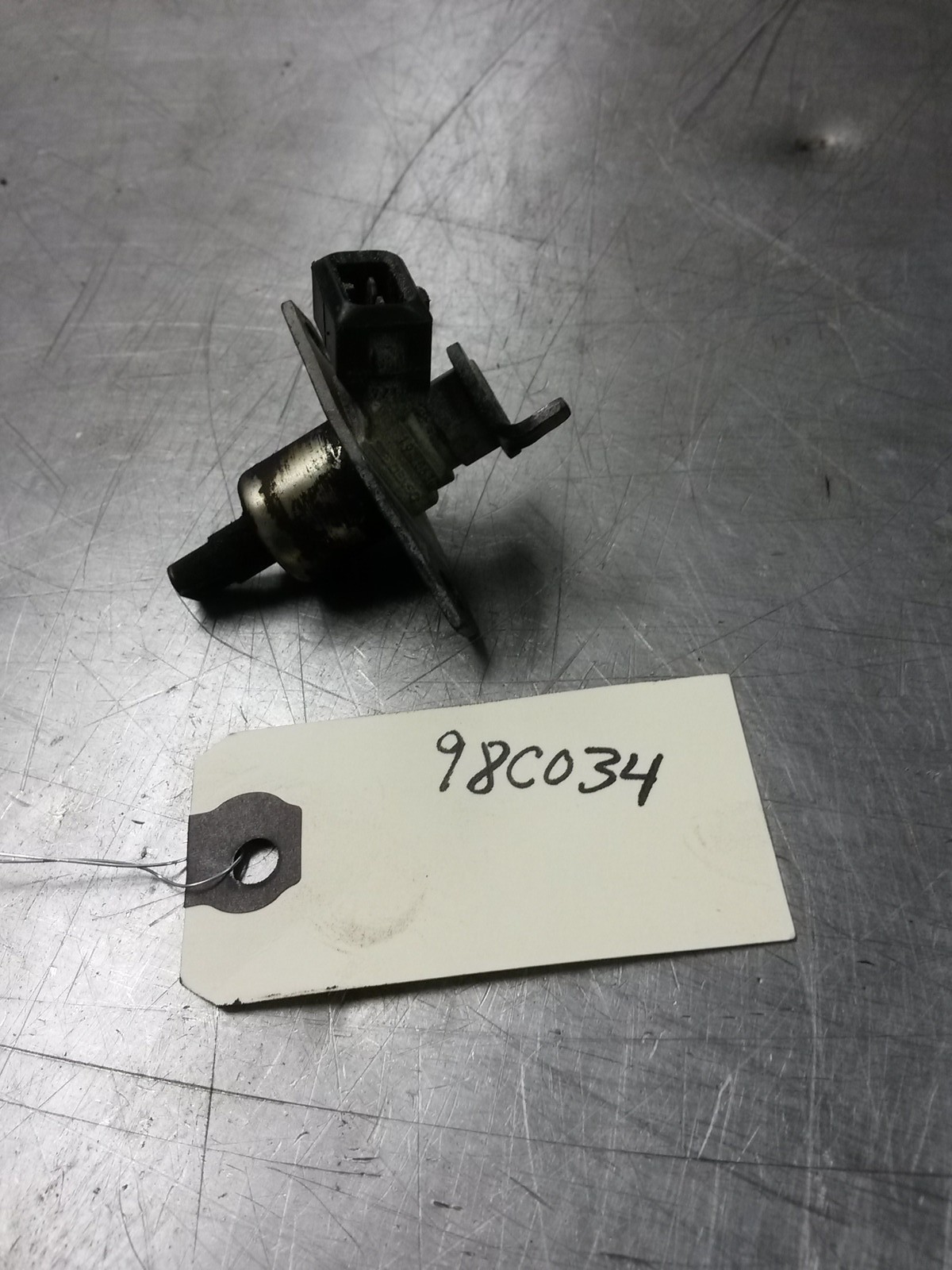 Fuel Pressure Sensor For 87-89 Toyota Camry  2.0 - $20.74