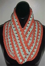Hand Crochet Infinity Circle Scarf/Neckwarmer #130 Salmon/Mint Green NEW - $12.19