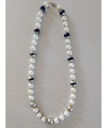 Vintage Jewelry Necklace Navy Blue White Metallic Bead - $185.27 MXN