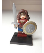 WONDER WOMAN Minifigure +Stand 1984 Justice League Avengers Marvel DC Co... - $10.91 CAD