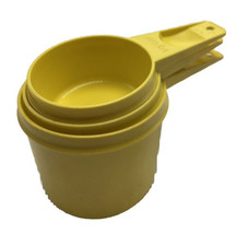 Tupperware Measuring Cups Set of 3 Yellow Lot Plastic Stacking Nesting Vintage - £12.49 GBP