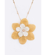 Straw Flower Pendant Iconic Necklace Set - £12.77 GBP