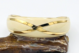 Vintage 1987 AVON Fashion Pastel Gold Tone Cream Enamel Cuff Bracelet - £18.82 GBP