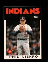 1986 Topps Traded #77 Phil Niekro Nmmt Indians Hof - £4.22 GBP