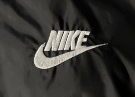 Nike Windbreaker Jacket Boy&#39;s Xs w/ Hoodie Embroidered Logo Black Free Shipping - £18.75 GBP
