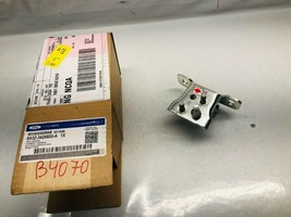 8A5Z5426800A FORD TAURUS LINCOLN MKS MKT REAR RIGHT UPPER HINGE GENUINE ... - $32.00