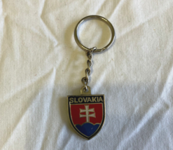 Slovakia flag metal key ring chain travel souvenir - $372.52 MXN