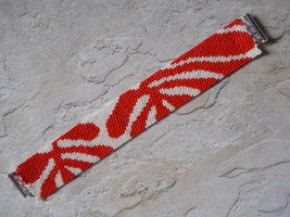 Bracelet, Cinnabar &amp; White &quot;Sea Plants&quot;, Peyote Stitch, Tube Clasp - $39.00