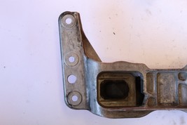 2004-2010 BMW 530i 545i 525i E60 TRANSMISSION MOUNT BRACKET GEARBOX SUPPORT 3213 image 3