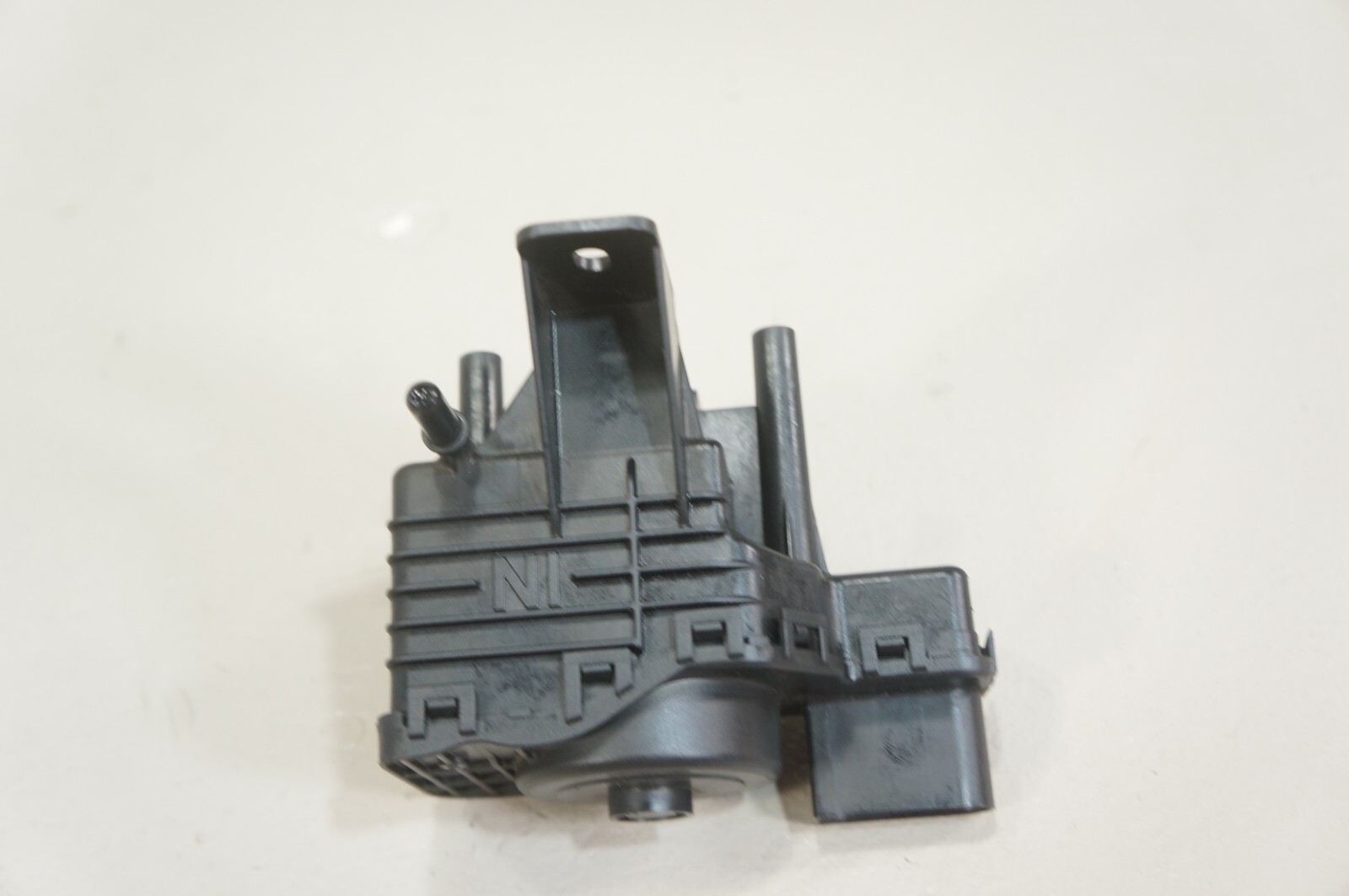 09-2013 bmw 335d x5 e70 3.0l m57 xDrive35d diesel exhaust fluid def pump 7205041 Item image 11