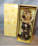 Putting on the Ritz Doll Porcelain Popular Creations 2004 &amp; Stand 8 in NEW - £19.43 GBP