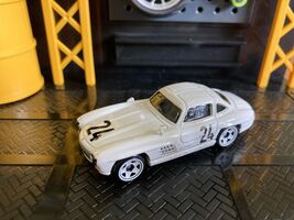 Hot Wheels Vintage Racing Club 1954 Mercedes Benz 300 SL - $10.80