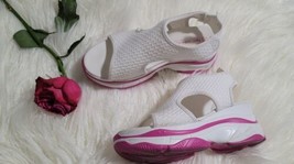 Women&#39;s bpc Selection Sandals SZ 8 White with Pink (38 EU) - £13.99 GBP