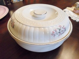 Hall China Foreman Family Round Covered Vegetable Serving Bowl[a12] - £43.73 GBP