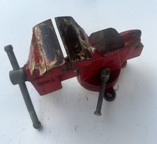 Primary image for VINTAGE COLUMBIAN No.D33 1/2" SWIVEL ANVIL BENCH VISE CAST IRON CLEVELAND.OH.USA