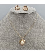Heart Necklace Earring Set Clip On Gold Tone Filigree Opalescent Center 15&quot; - $41.04 CAD