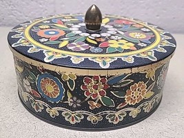 Vtg Decorative Tin Floral Round W/ Lid Made in England, Beautiful Treat ... - $16.89