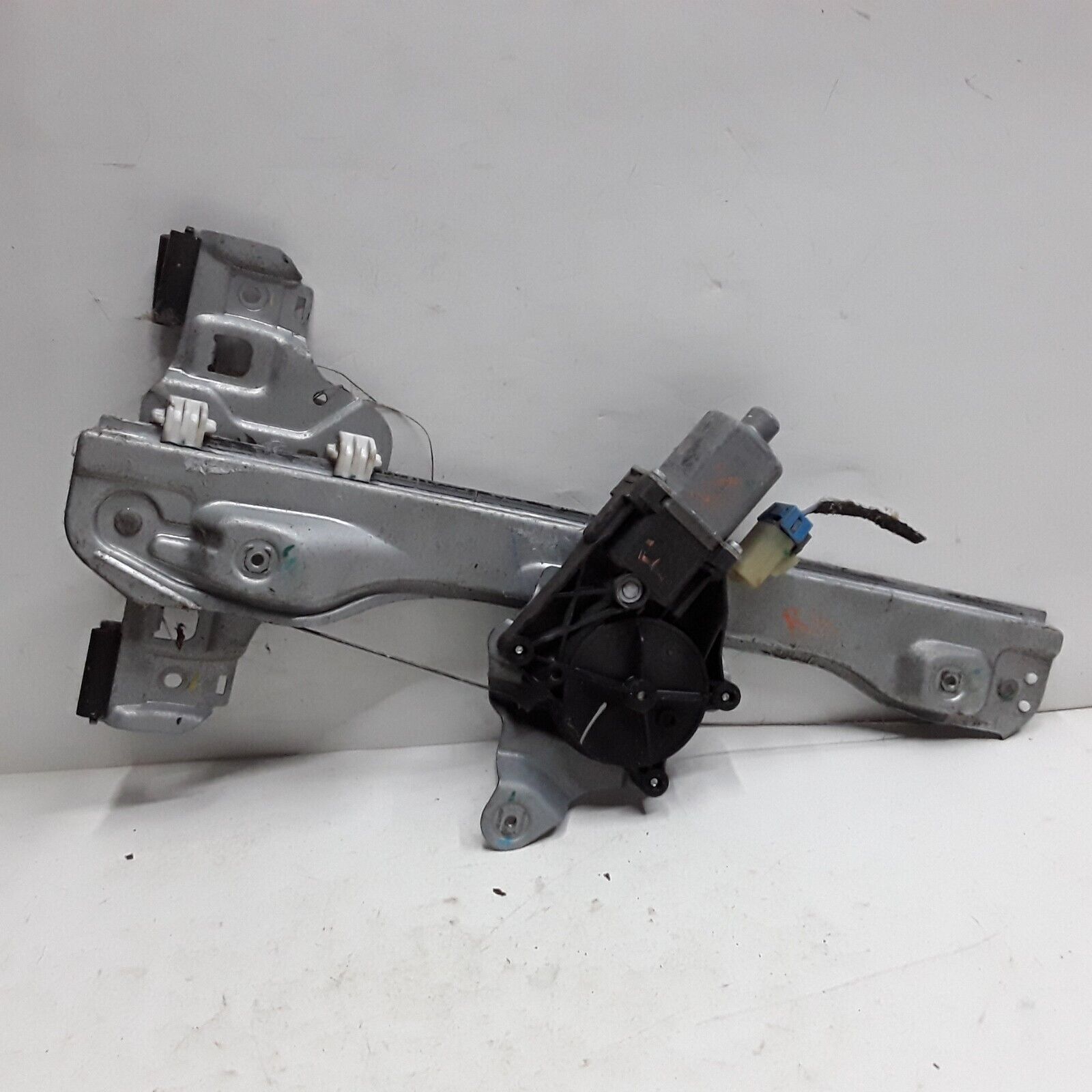 12 13 14 15 16 17 18 19 Chevrolet Sonic right rear power window regulator OEM - £27.28 GBP