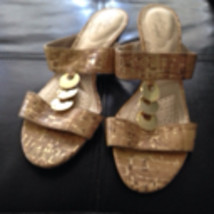 Dexflex wedge Sandals Size 7.5 beautiful condition - $24.99