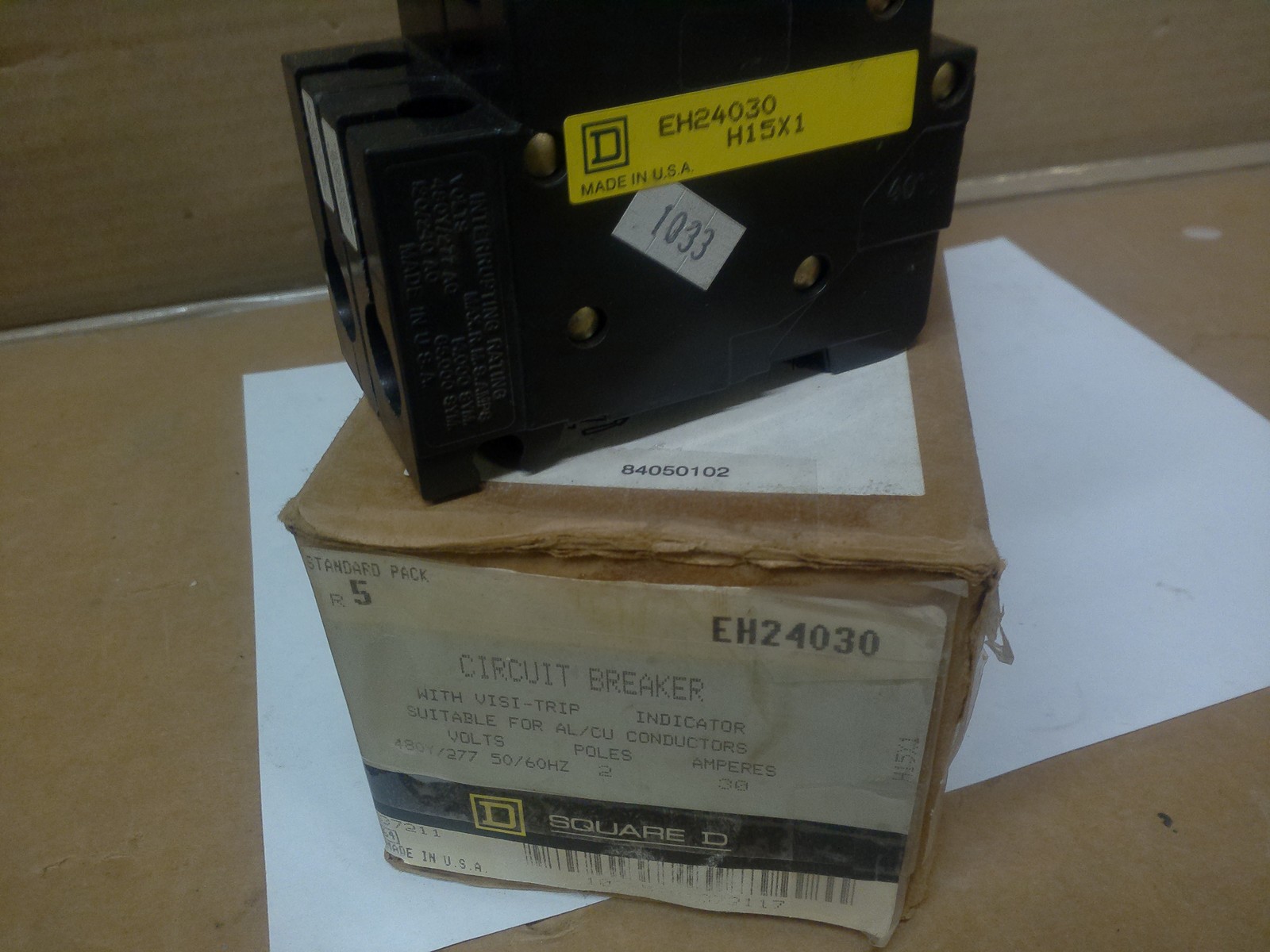 (NEW) (ONE) SQUARE D EH24030 CIRCUIT BREAKER / 2P 30AMP 480VAC / (4) AVA... - $78.59