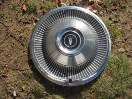 One factory 1968 1969 Ford LTD Galaxie 15 inch factory hubcap wheel cover - $23.03