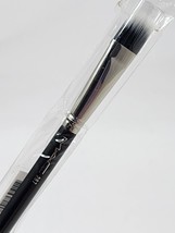 MAC 287 Eye Shadow Brush Duo Fibre  - $334.98 MXN