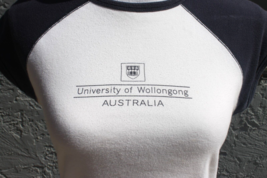 WOLLONGONG, AUSTRALIA WOMAN T-SHIRT SIZE 10/12 NAVY &amp; WHITE JERSEY SHORT... - $8.56