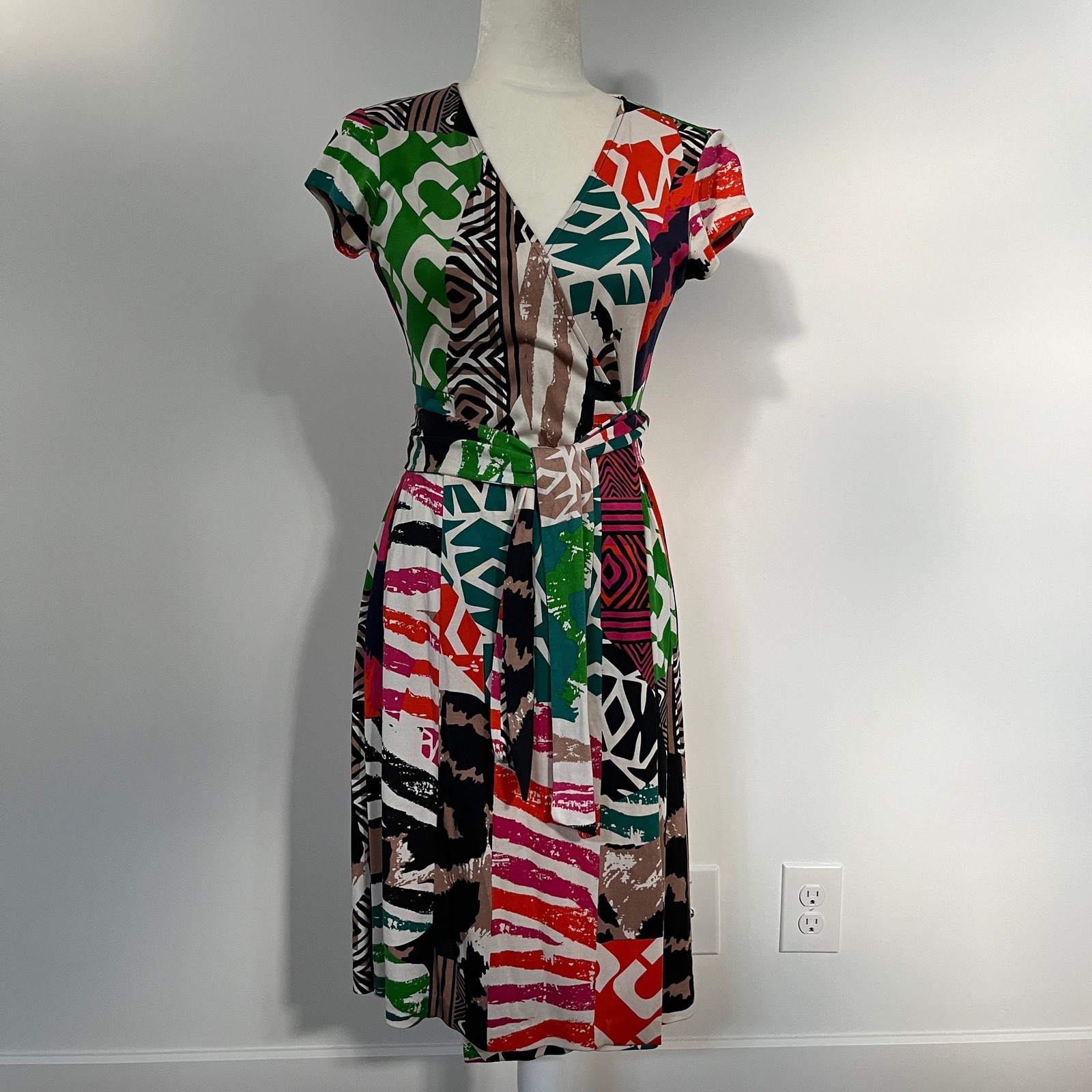 Primary image for Diane von Furstenberg ‘Vintage’ Jenny Multi Color Silk Wrap Dress sz 6