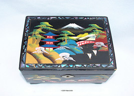 Beautiful 1960s Japanese Black Lacquer Hand Painted Jewelry Music Box w/... - $65.00