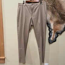 Izod Straight Dress Pant - $621.06 MXN