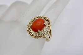 Vintage 14K Yellow Gold Oval Coral Cabochon Ring Size 6.25 - £354.67 GBP