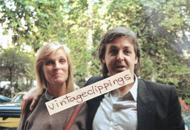 Paul &amp; linda mccartney CANDID 10x15 1986 fan photo mpl london beatles - £4.40 GBP