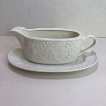 Mikasa English Countryside White Gravy Boat w Stand Underplate - £31.72 GBP