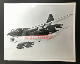 Vintage 1960&#39;s LTV Aerospace Original A-7D Corsair  8 x 10 Photo w/ fact sheet - £11.36 GBP