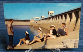 Vintage Postcard Kentucky Dam Men Women Sailor Hat Navy ~868A - £4.03 GBP