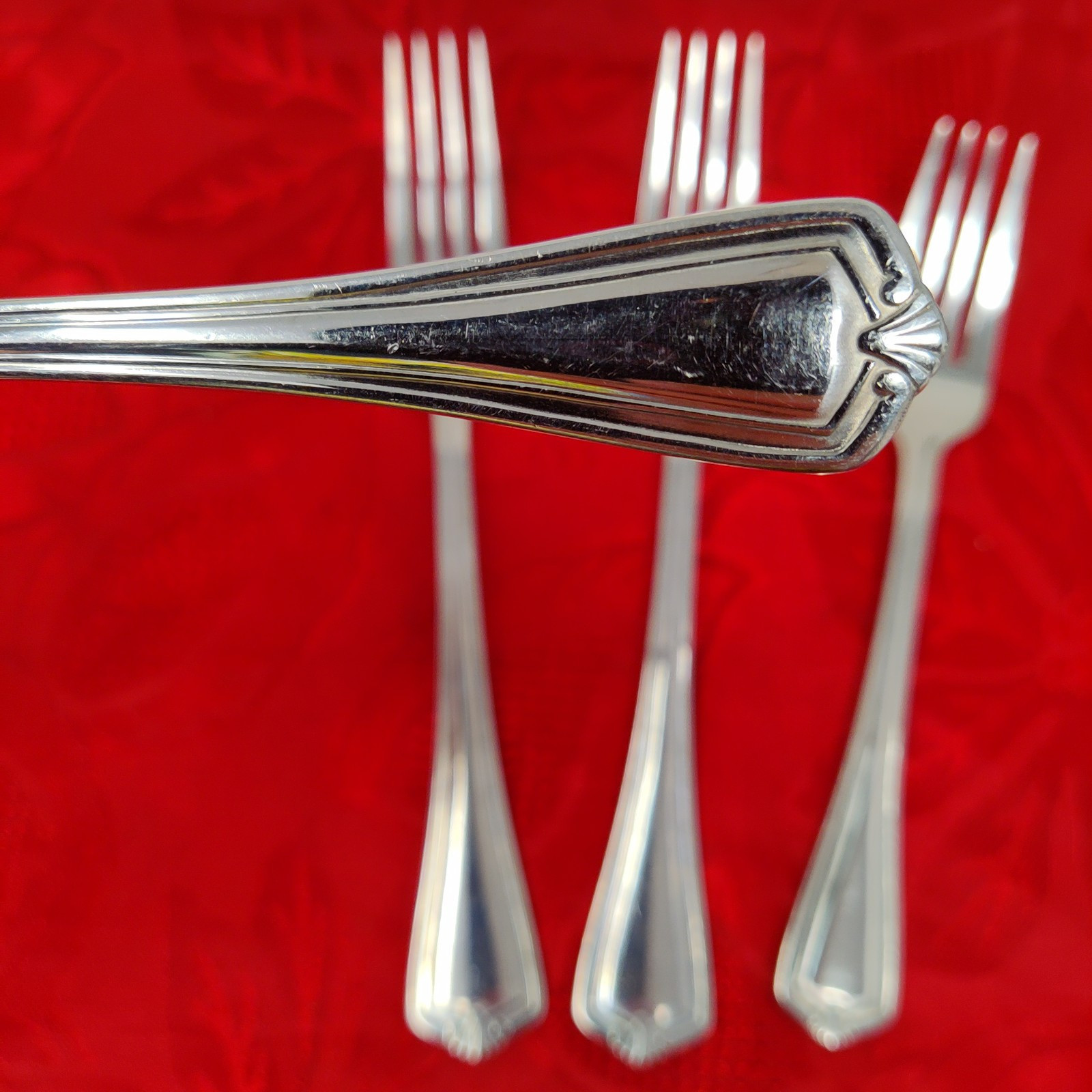 4X Fks Reed &amp; Barton HADLEY 18/10 Stainless Flatware 2 Dinner N 2 Salad ... - $14.98