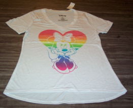 WOMEN&#39;S TEEN Walt Disney MINNIE MOUSE Heart T-shirt MEDIUM NEW w/ TAG - $19.80