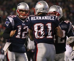 Aaron Hernandez &amp; Tom Brady Signed Photo 8X10 Rp Autographed New England ! - £15.97 GBP