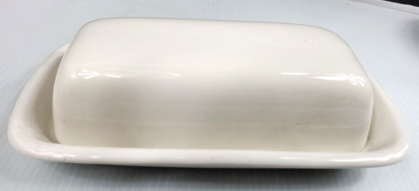 Primary image for Threshold White Porcelain Butter Dish with Lid  Box 65-5